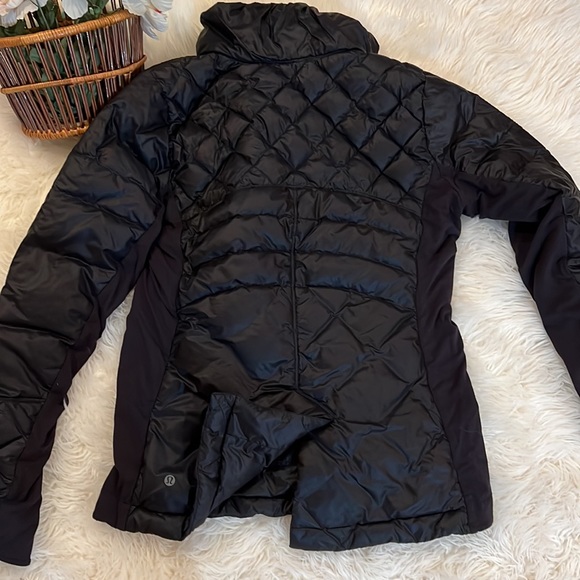 Lululemon down for a run pullover - Picture 5 of 5